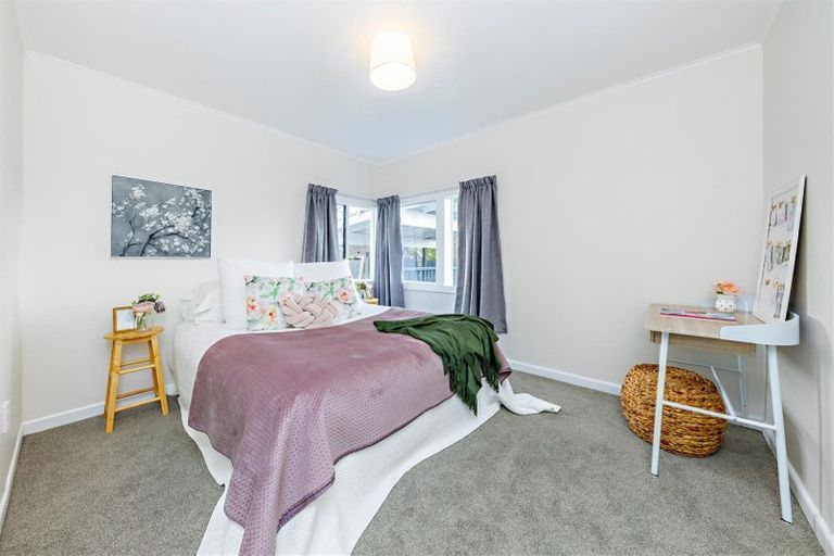 Photo of property in 1/25 Blanes Road, Weymouth, Auckland, 2103