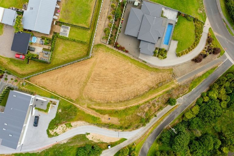 Photo of property in 2 Ranginui Loop Road, Welcome Bay, Tauranga, 3175