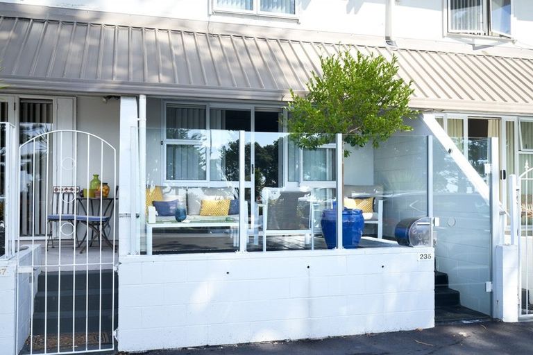 Photo of property in 235 Marine Parade, Napier South, Napier, 4110