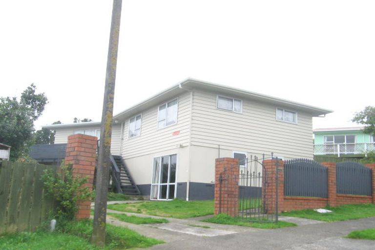 Photo of property in 96 Conclusion Street, Ascot Park, Porirua, 5024