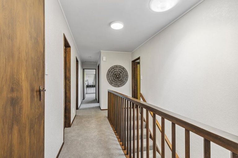 Photo of property in 19 Greyfriars Crescent, Tawa, Wellington, 5028