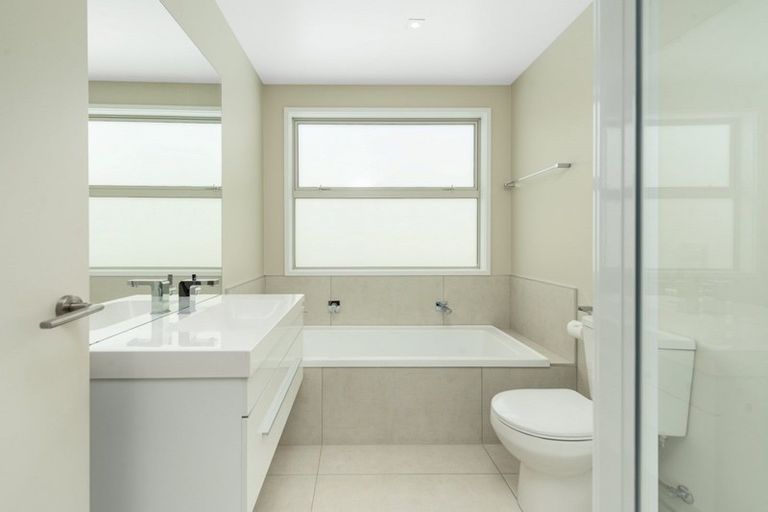 Photo of property in 16 Saint Pauls Drive, Brookfield, Tauranga, 3110