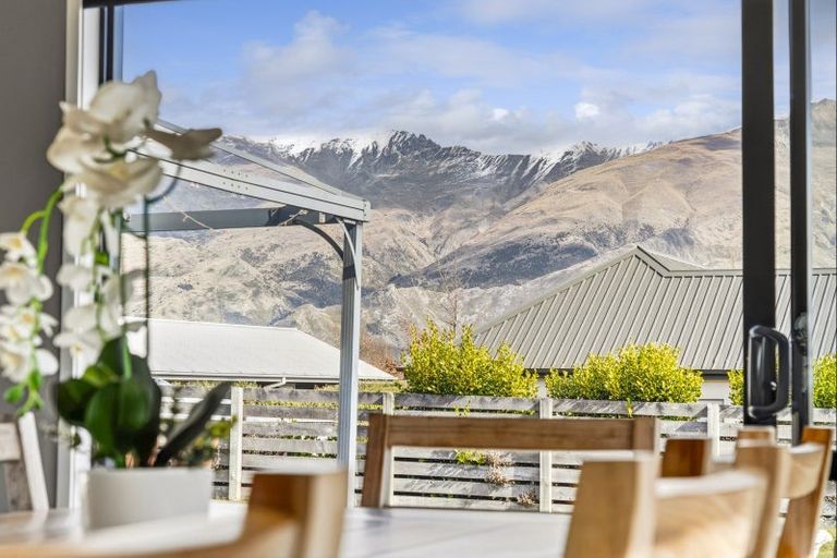 Photo of property in 7 Centre Crescent, Wanaka, 9305