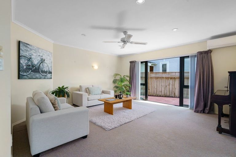 Photo of property in 77 Hall Street, Cambridge, 3434