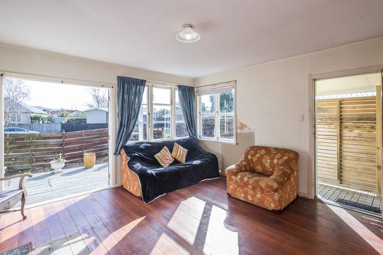 Photo of property in 12 Rodney Grove, Paraparaumu, 5032