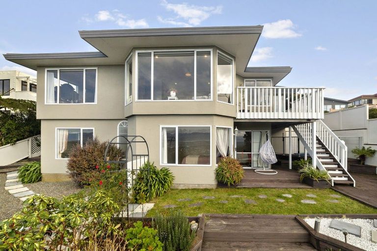 Photo of property in 89 Ashton Fitchett Drive, Brooklyn, Wellington, 6021