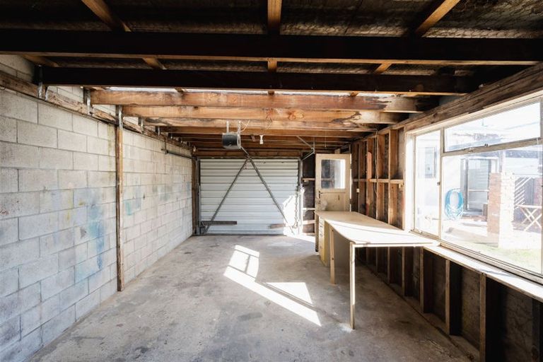 Photo of property in 40 Kirkcaldy Street, South Dunedin, Dunedin, 9012