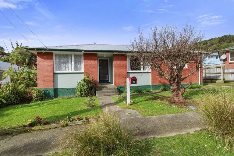 Photo of property in 188 Sievers Grove, Cannons Creek, Porirua, 5024