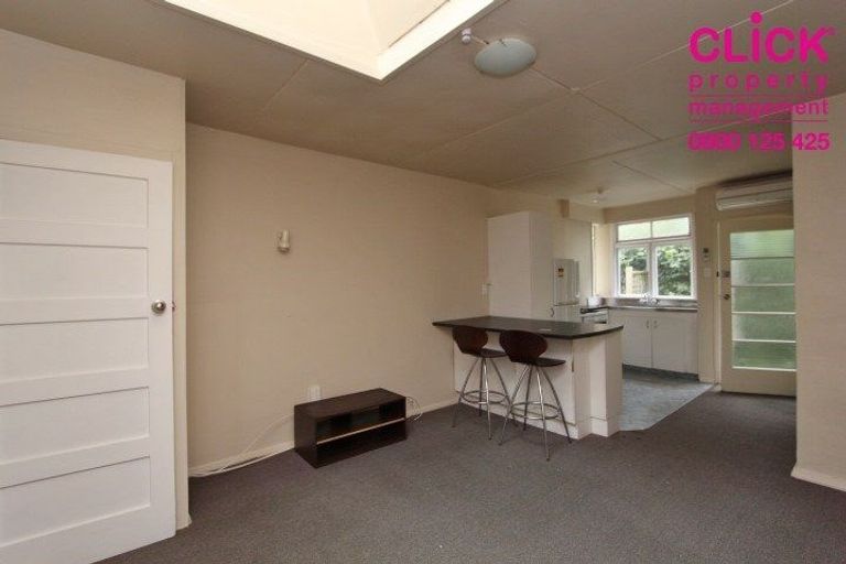 Photo of property in 11 Eglinton Road, The Glen, Dunedin, 9011