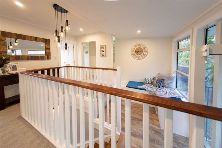 Photo of property in 2a Paremata Crescent, Paremata, Porirua, 5024