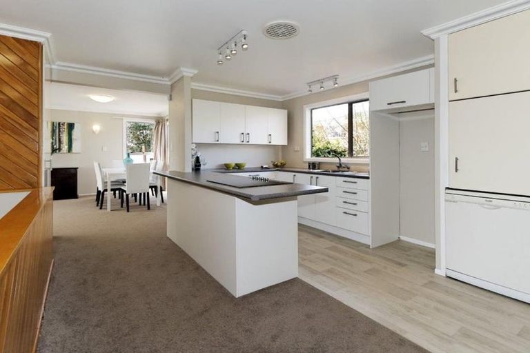 Photo of property in 4204a Great North Road, Glendene, Auckland, 0602