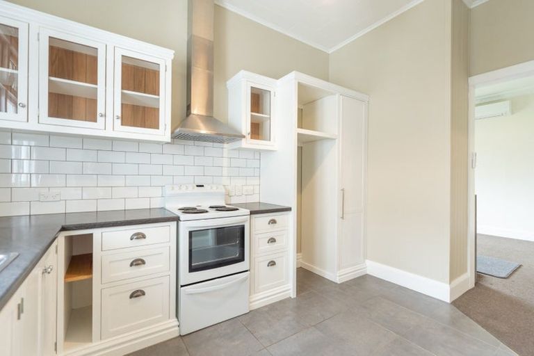 Photo of property in 24 Aroha Street, Takaro, Palmerston North, 4410