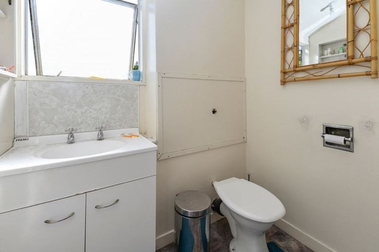 Photo of property in 100 Lake Road, Koutu, Rotorua, 3010