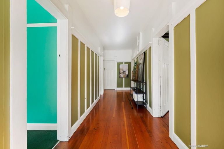 Photo of property in 410 Takapu Road, Takapu Valley, Wellington, 5028