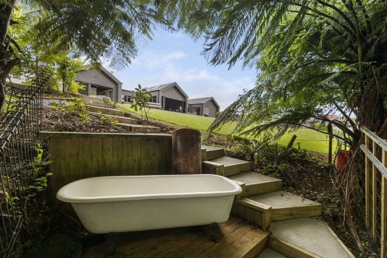 Photo of property in 9b Cross Street, Lepperton, New Plymouth, 4373