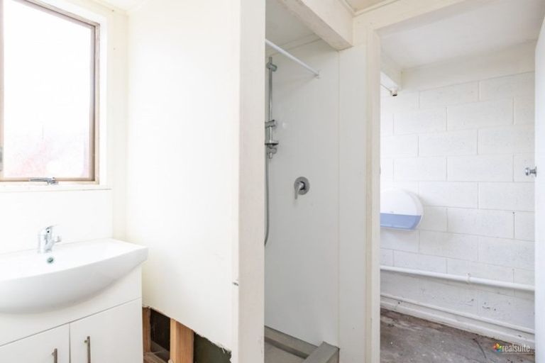 Photo of property in 15 James Grove, Stokes Valley, Lower Hutt, 5019