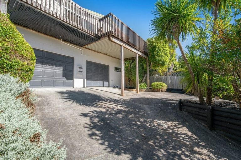 Photo of property in 12 Emery Grove, Bayview, Auckland, 0629