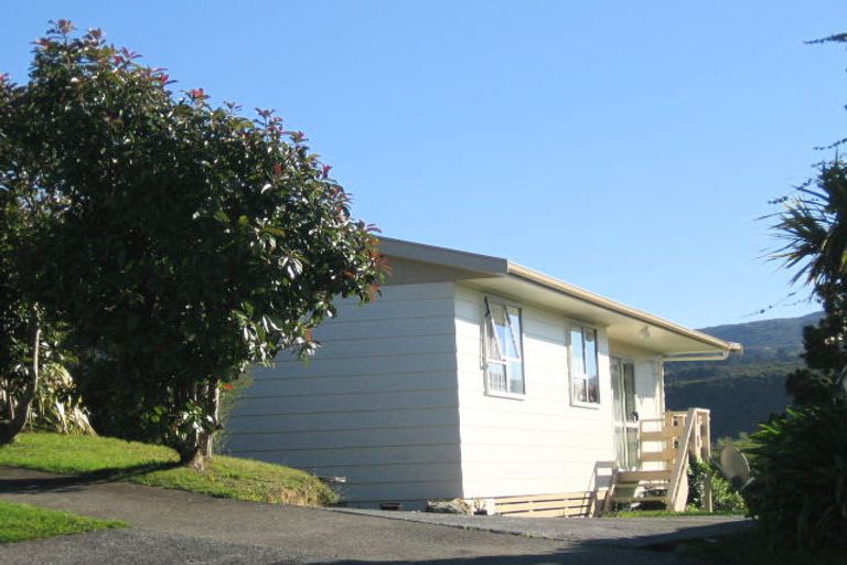Photo of property in 2 Clapham Grove, Stokes Valley, Lower Hutt, 5019