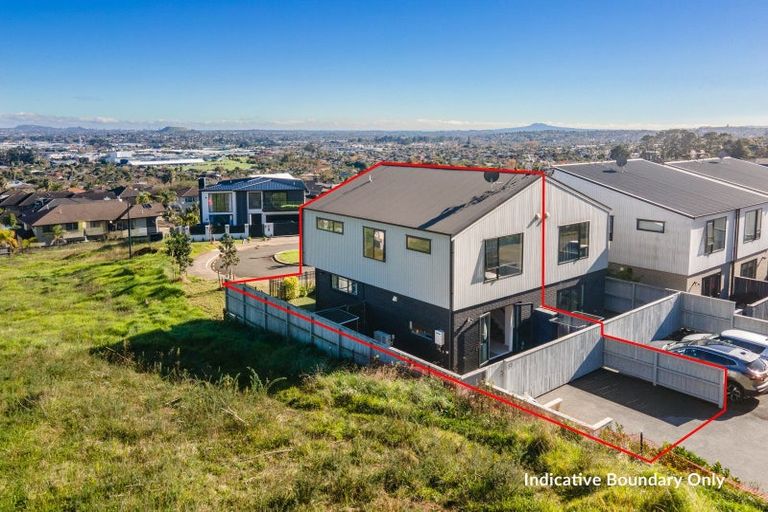 Photo of property in 13 Maureen Close, East Tamaki Heights, Auckland, 2016