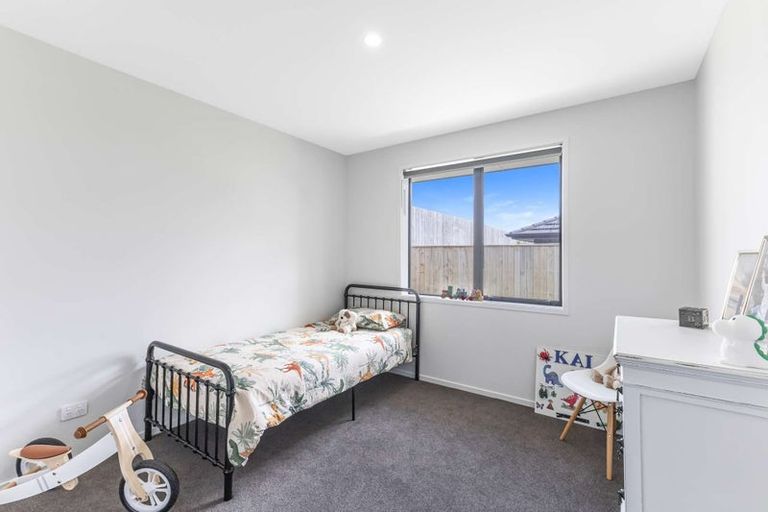 Photo of property in 10 Rehua Place, Waiwhakaiho, New Plymouth, 4312