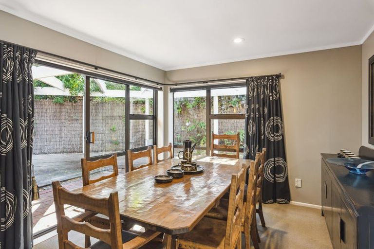 Photo of property in 22 Chilton Drive, Paraparaumu, 5032