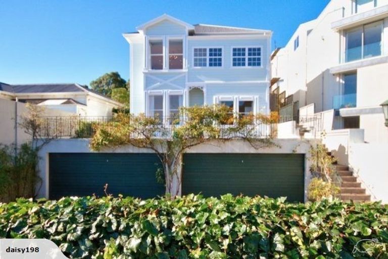 Photo of property in 24 Telford Terrace, Oriental Bay, Wellington, 6011