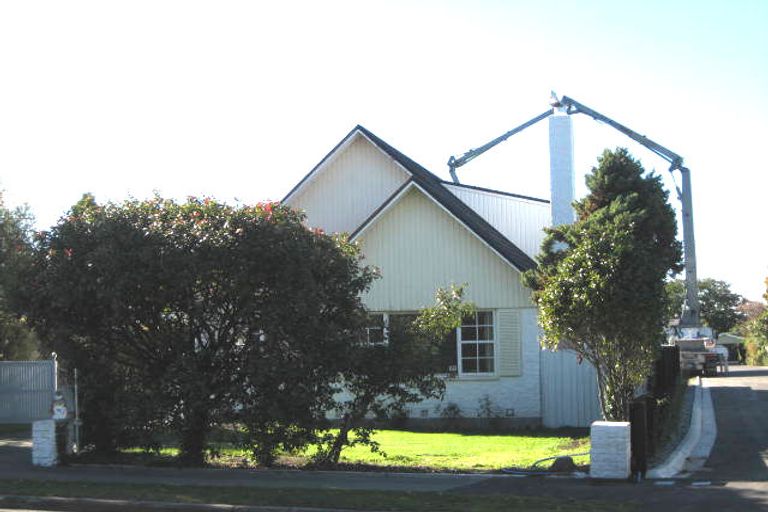 Photo of property in 112 Wairakei Road, Bryndwr, Christchurch, 8052