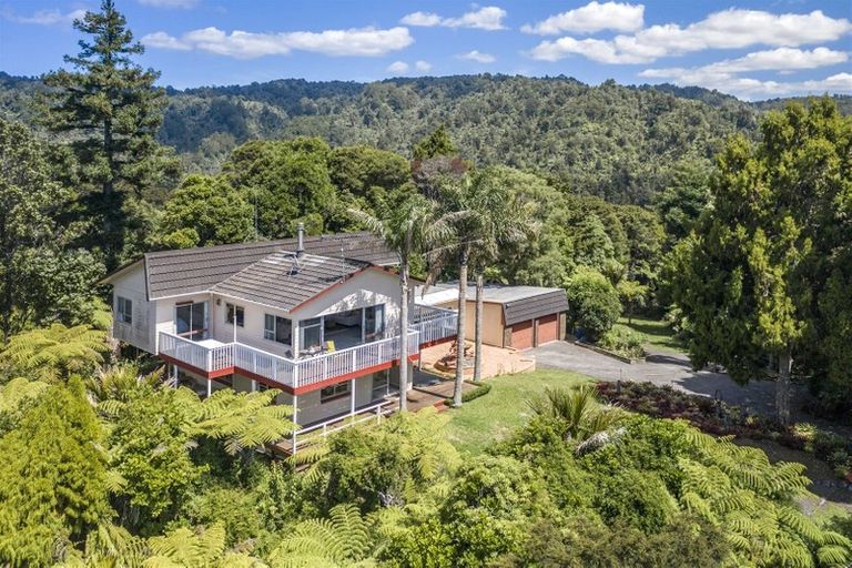 Photo of property in 96 Opanuku Road, Henderson Valley, Auckland, 0612
