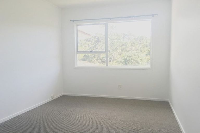 Photo of property in 107 Spinella Drive, Bayview, Auckland, 0629