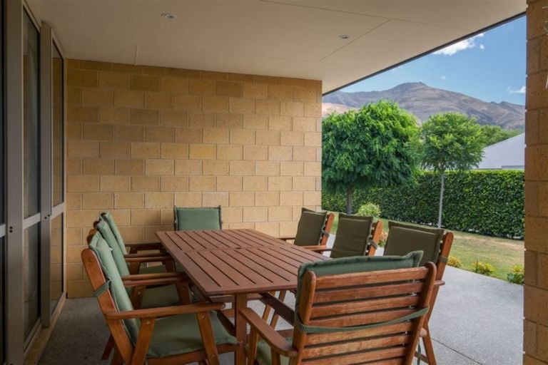 Photo of property in 9 Stonebrook Drive, Wanaka, 9305