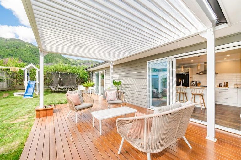 Photo of property in 10 Mahia Lane, Waikanae, 5036