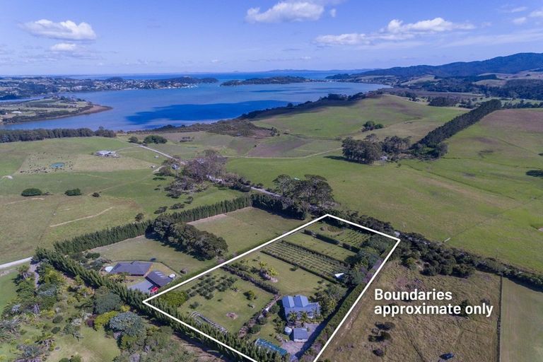 Photo of property in 51 Fosters Road, Mangonui, 0494