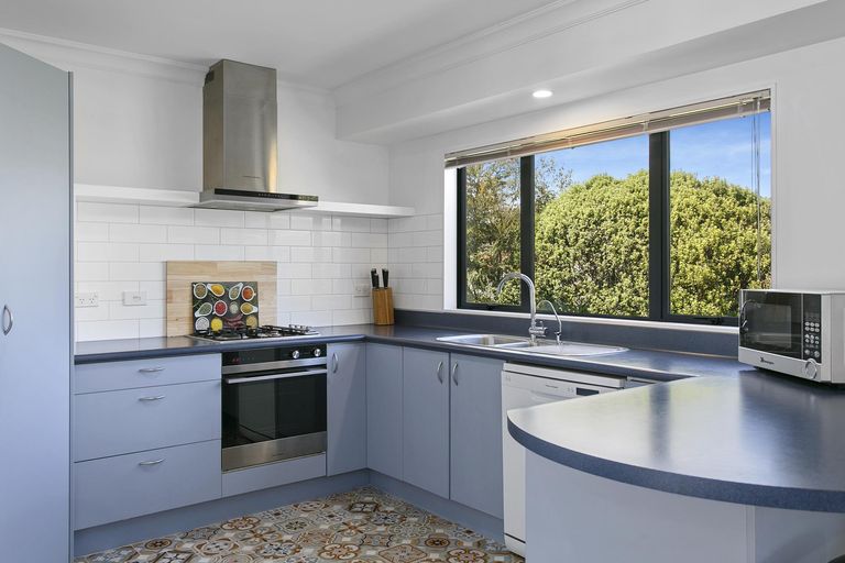 Photo of property in 2/94 Harvey Street, Waipahihi, Taupo, 3330