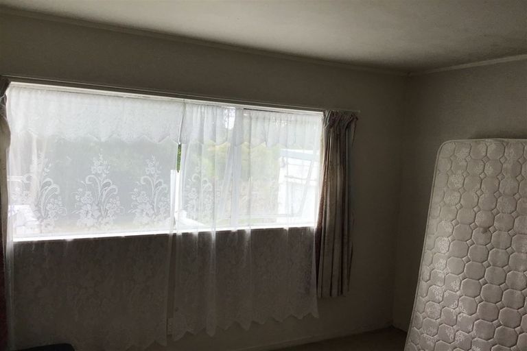 Photo of property in 4/52 Tudor Road, Henderson, Auckland, 0610