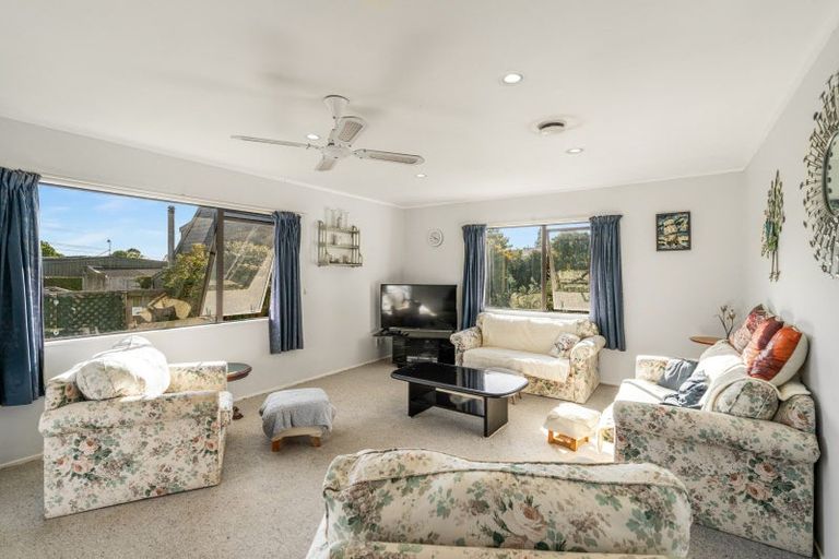 Photo of property in 124 Given Avenue, Whangamata, 3620