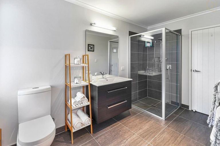 Photo of property in 3 Acqua Place, Karaka, Papakura, 2113