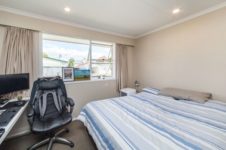 Photo of property in 2/528 Ferguson Street, Palmerston North, 4410