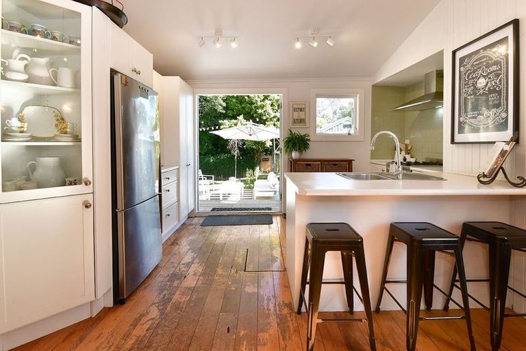 Photo of property in 25 Kowhai Street, Helensville, 0800