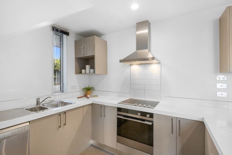 Photo of property in 547 Barbadoes Street, Edgeware, Christchurch, 8013