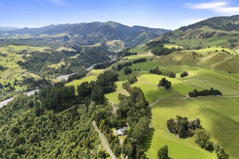 Photo of property in 1 Takapari Road, Pohangina, Ashhurst, 4884