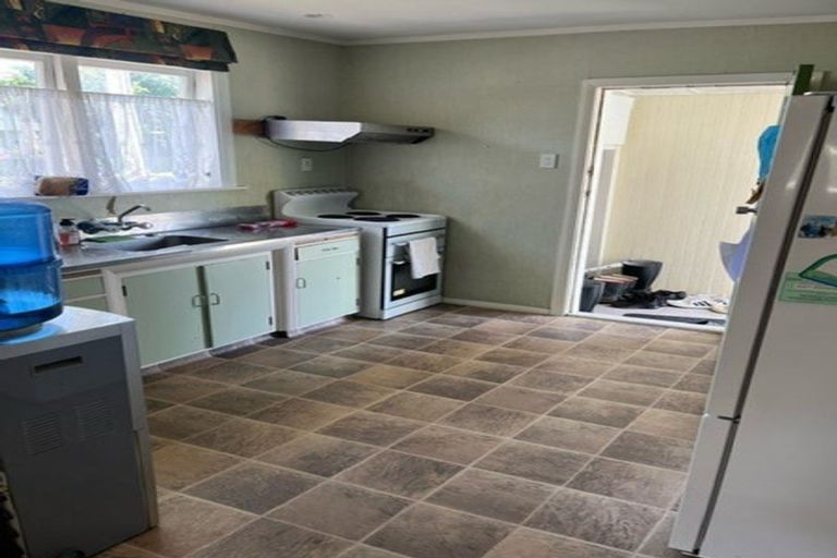 Photo of property in 6 Jenks Street, Foxton, 4814