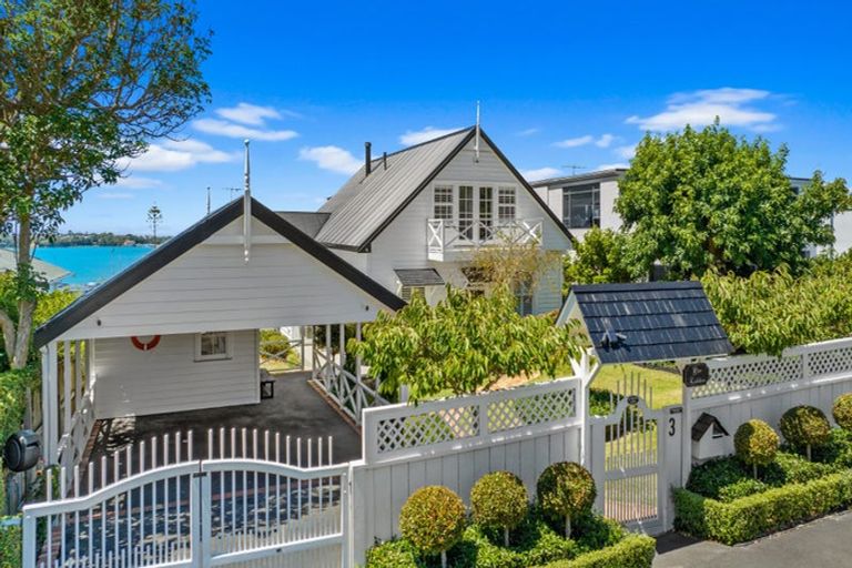 Photo of property in 3 Richmond Avenue, Northcote Point, Auckland, 0627