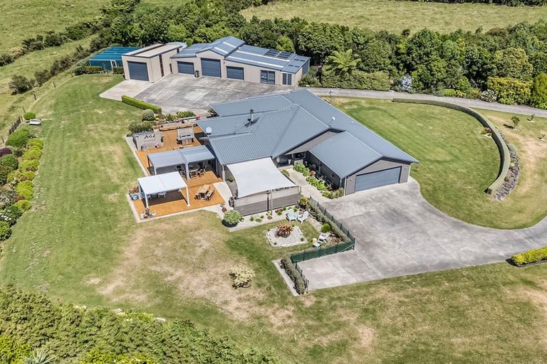 Photo of property in 98 Pitt Road, Hillsborough, New Plymouth, 4372