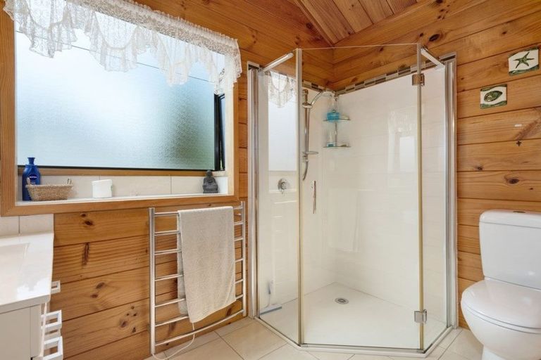 Photo of property in 76 Simpson Road, Papamoa Beach, Papamoa, 3118