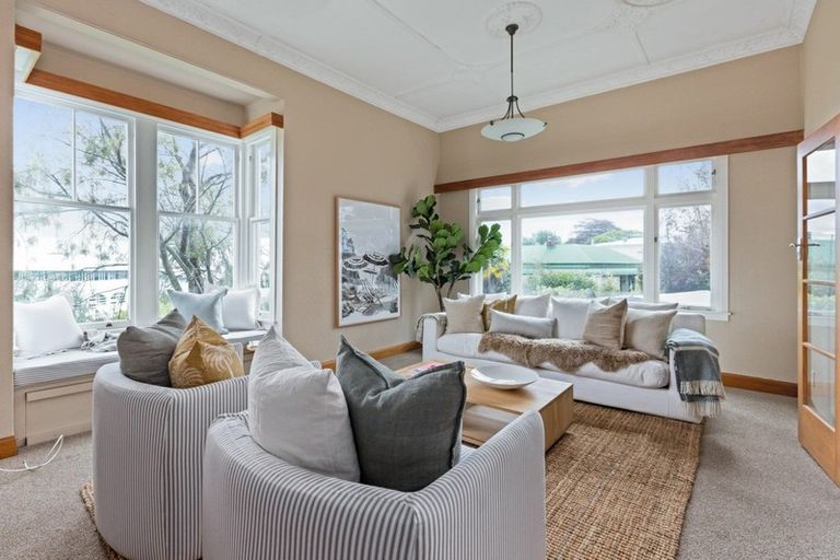 Photo of property in 18 Cobden Road, Bluff Hill, Napier, 4110