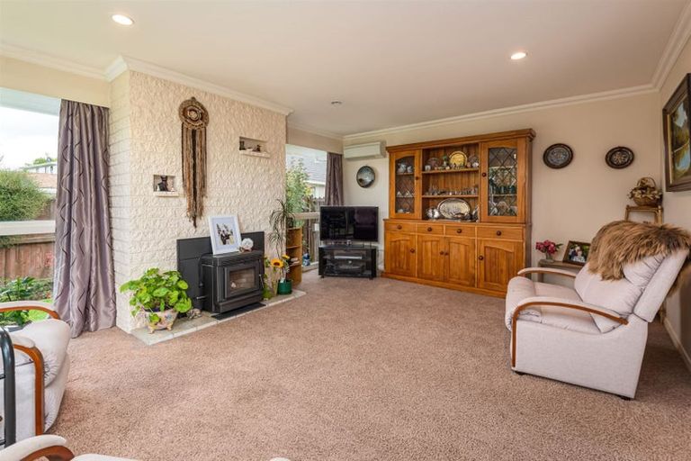 Photo of property in 1/23 Barnes Road, Redwood, Christchurch, 8051