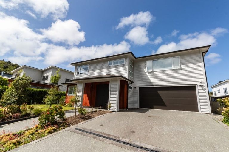 Photo of property in 92 Silverstream Road, Crofton Downs, Wellington, 6035