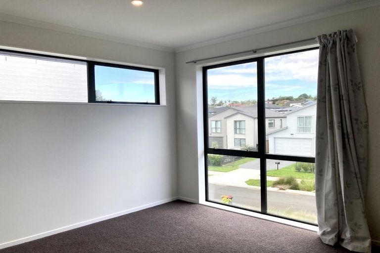 Photo of property in 66 Manutewhau Road, Massey, Auckland, 0614