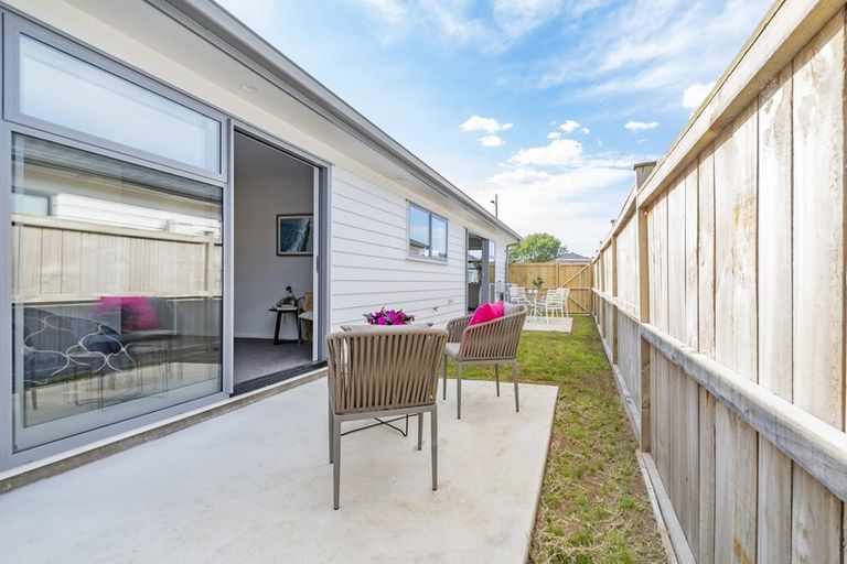 Photo of property in 16 Silver Beech Street, Takanini, 2110