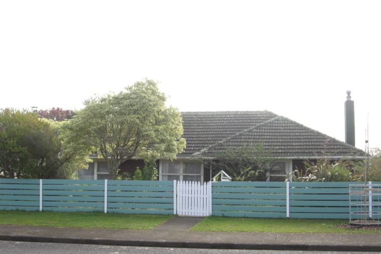 Photo of property in 17 Mountfort Street, Manurewa, Auckland, 2102